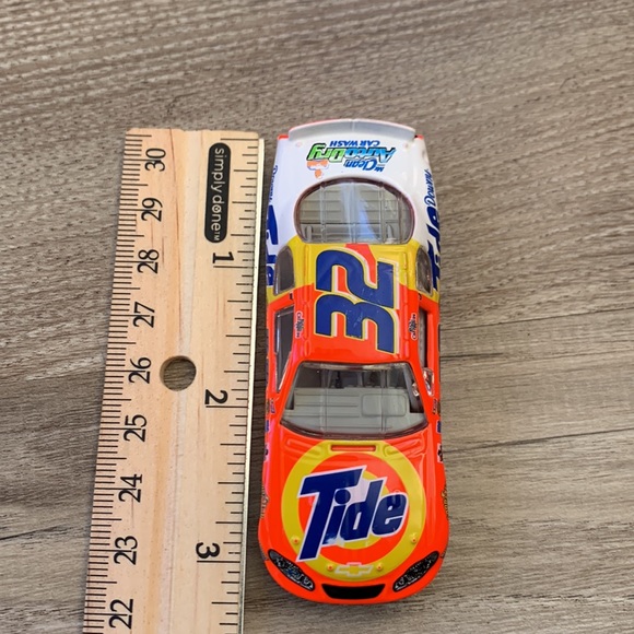 NASCAR Collectors 2004 Tide Downy Racing #32 Rickey Craven Race Car Ford Taurus - Picture 5 of 6